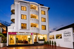 Hotel Sandra Palace