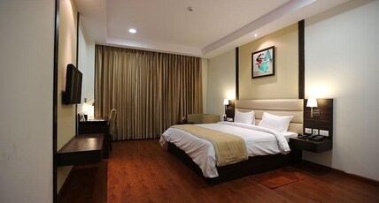 Hyphen Premier Hotel Room Type - Superior Room