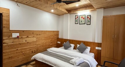 Snow Mount View Room Type - Deluxe Triple Bed With Privacy