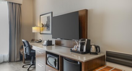 Best Western Plus East Side Room Type - 2 Queen Beds, Non-Smoking, Microwave And Mini-Refrigerator, Wi-Fi, Shower Only, Full Breakfast Best Western Plus East Side Room Type - 2 Queen Beds, Non-Smoking, Microwave And Mini-Refrigerator, Wi-Fi, Shower Only, Full Breakfast