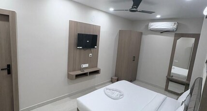 KRISHNA SHEES MAHAL Room Type - Deluxe Room