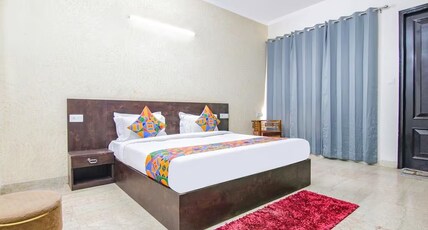 HOTEL VIRAJ Room Type - Deluxe Room