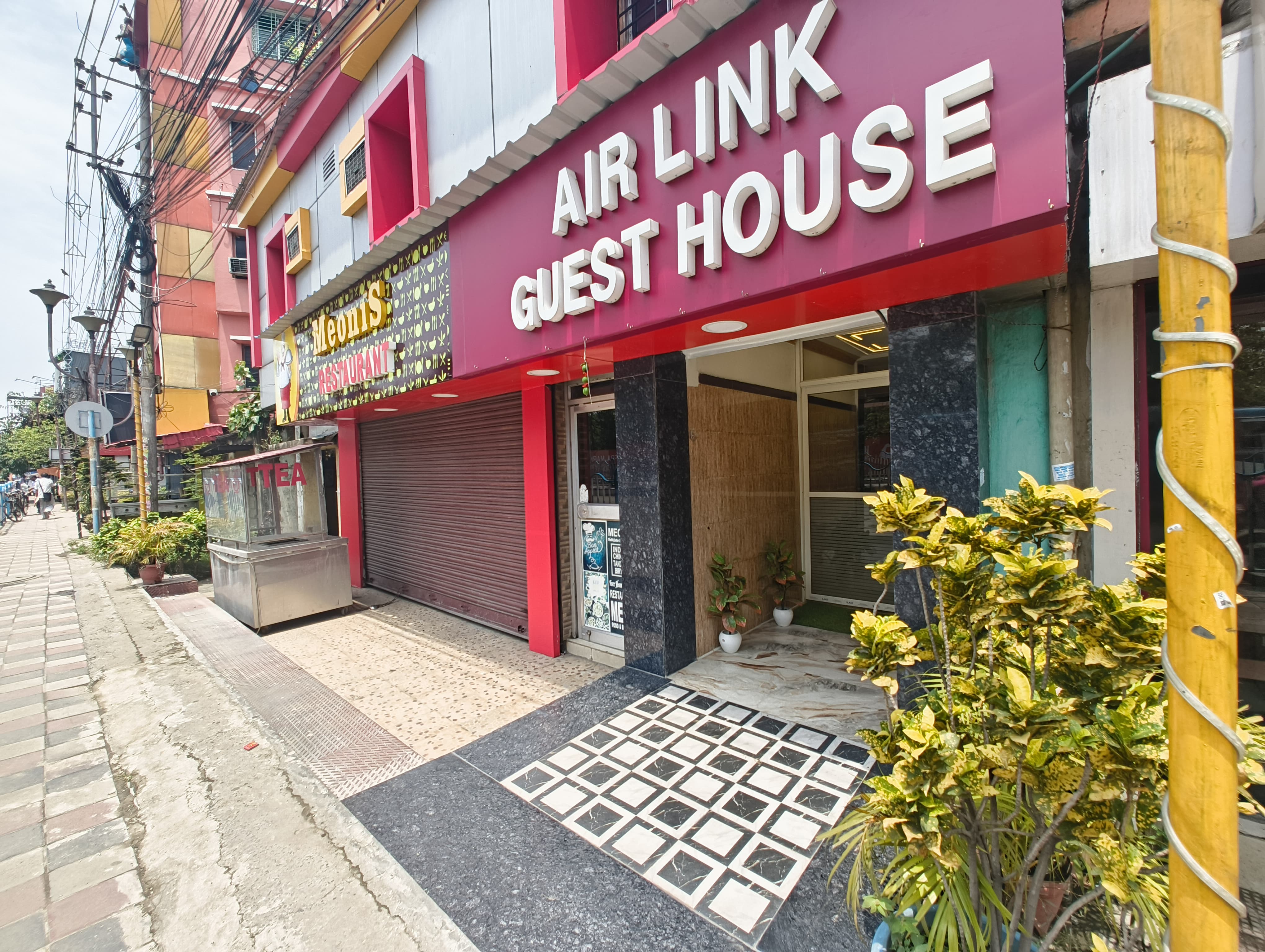Air Link Guest House - Tap to explore photos