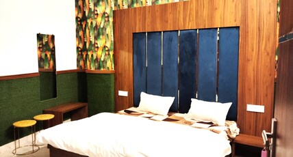 Hotel KR Room Type - DELUXE Room