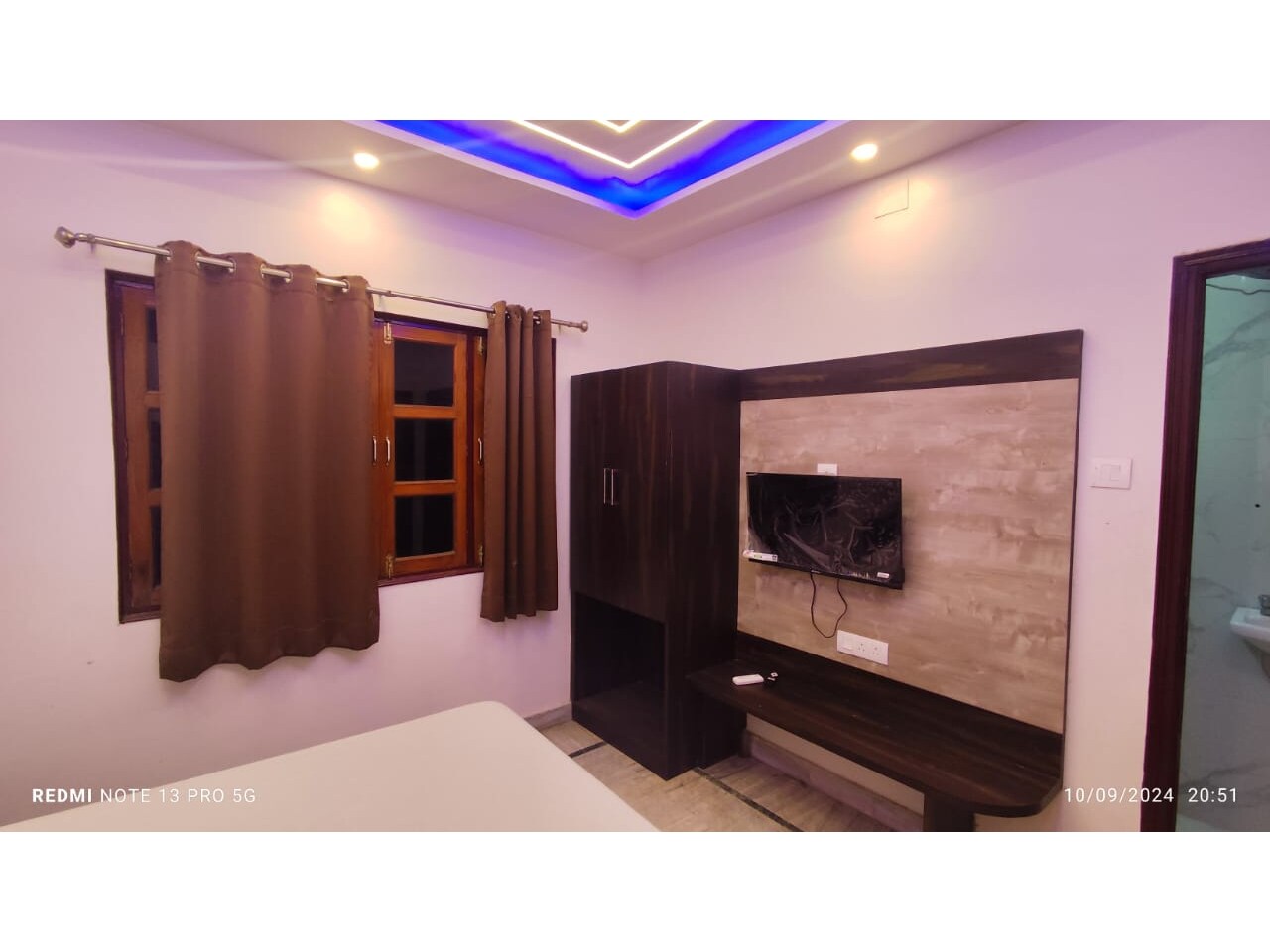 Hotel Nandini, Varanasi - Tap to explore photos