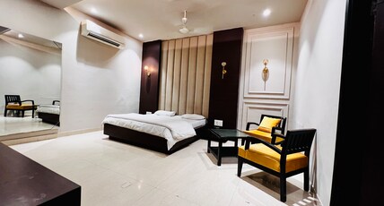 Hotel Aroma Inn Room Type - Super Deluxe Room