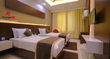 HOTEL PARASIYA INN Room Type - Deluxe room