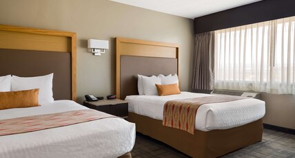 Best Western Plus Landmark Hotel Room Type - Suite-2 Queen Beds, Non-Smoking, Larger Room, Kitchenette, Full Breakfast