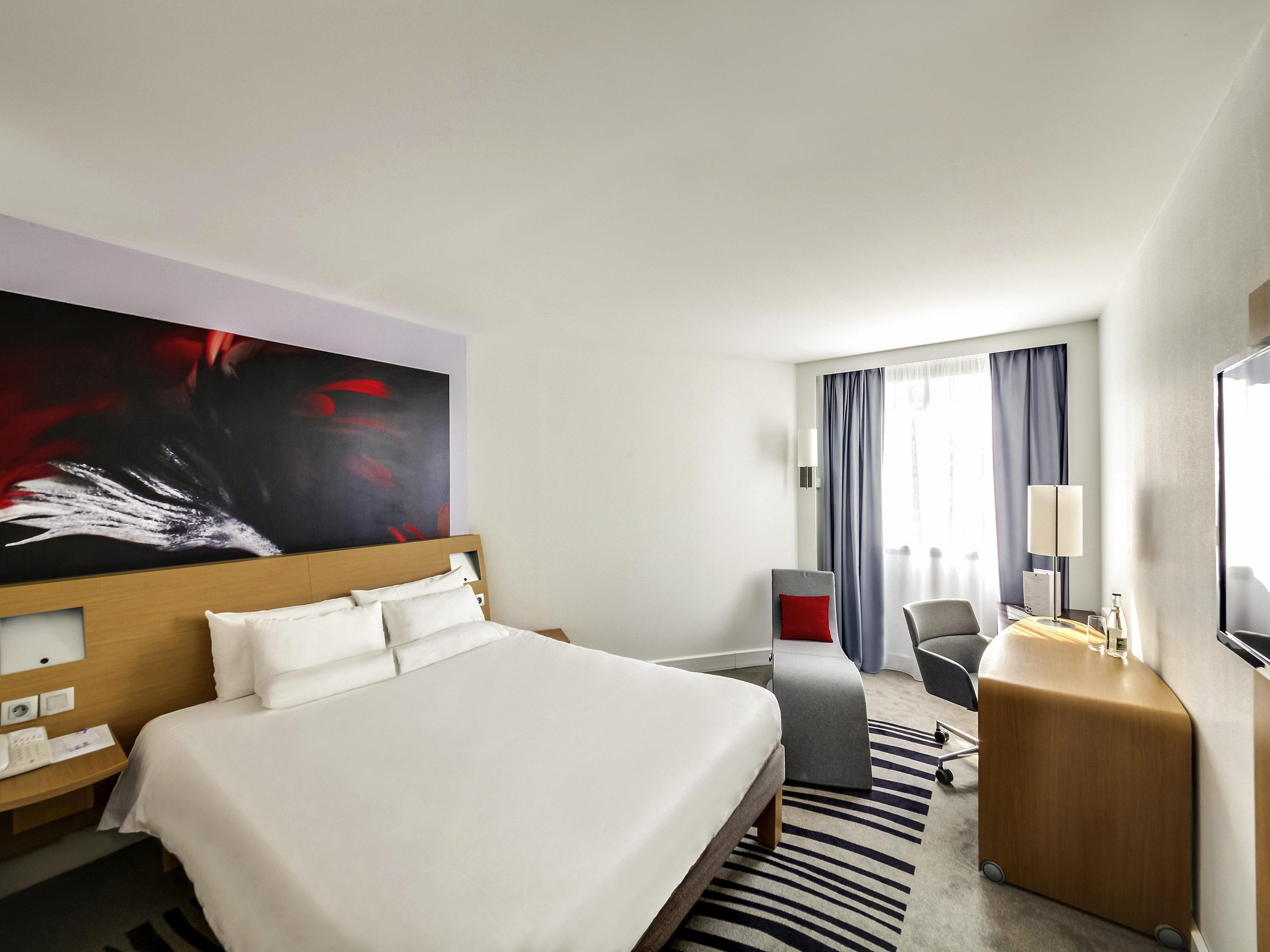 NOVOTEL PARIS MONTPARNASSE - Tap to explore photos