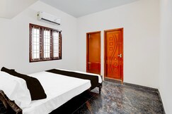 Address of Hotel O Eswar Residency Avadi