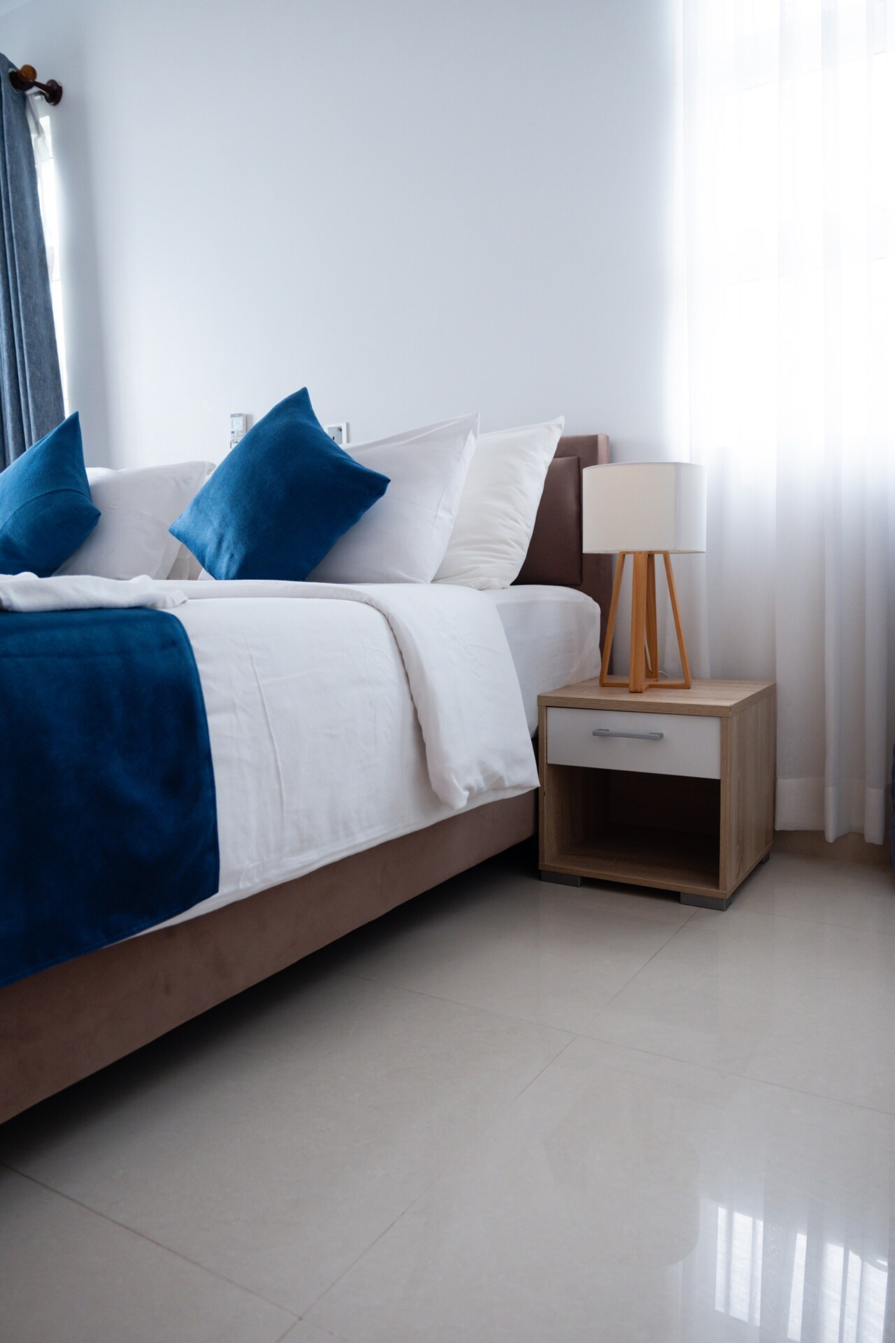Reef Edge Thulusdhoo Guesthouse - Tap to explore photos