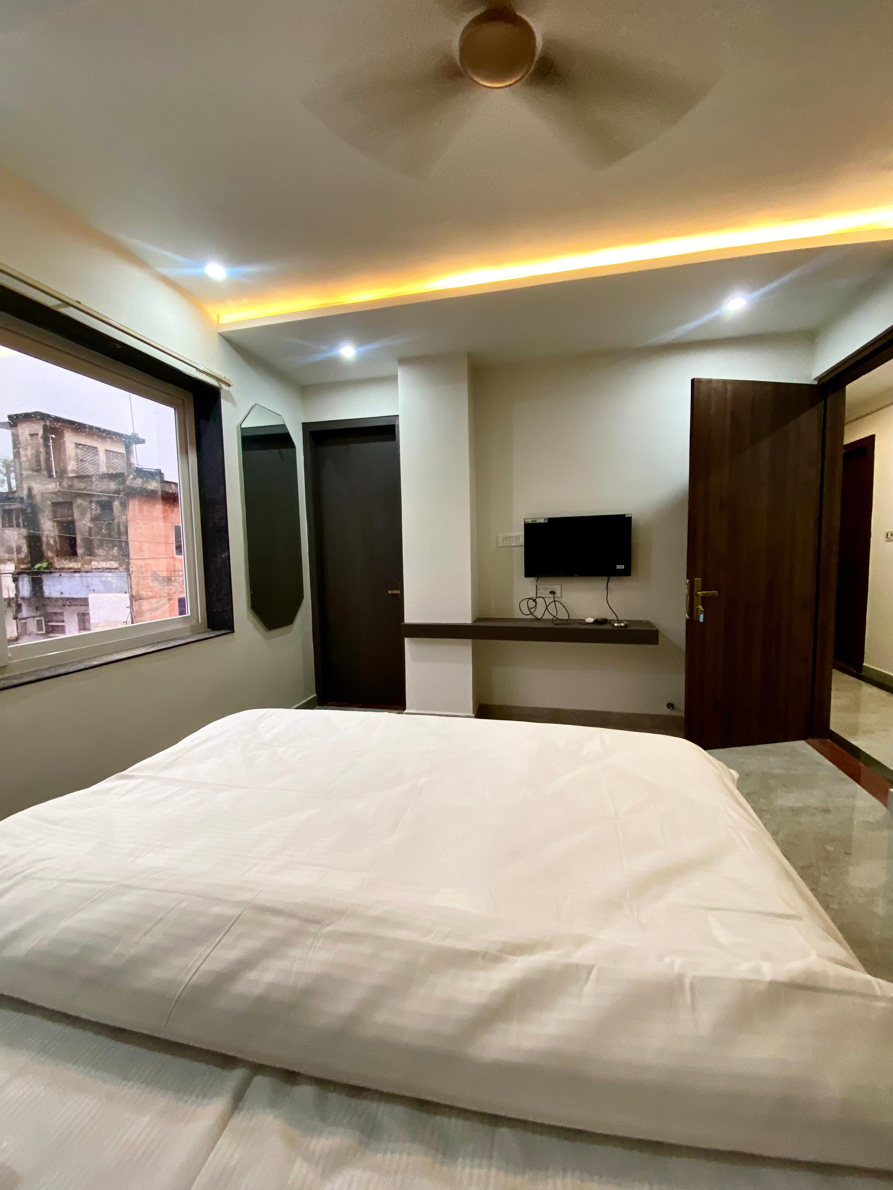 HOTEL OLIVER INN ROOM & BANQUET - Tap to explore photos