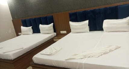 Hotel Jairam Waybay Room Type - Deluxe Four Persons Accomodation Room