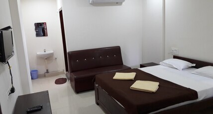 CM RESIDENCY Room Type - Double Room AC