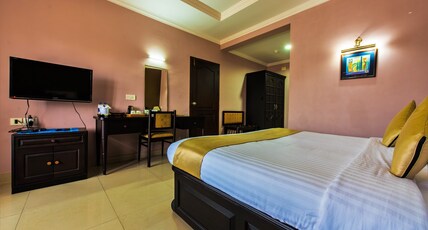Kallada Regency, Irinjalakuda Room Type - STANDARD NON AC (Couples less than 21 years of age are not allowed )