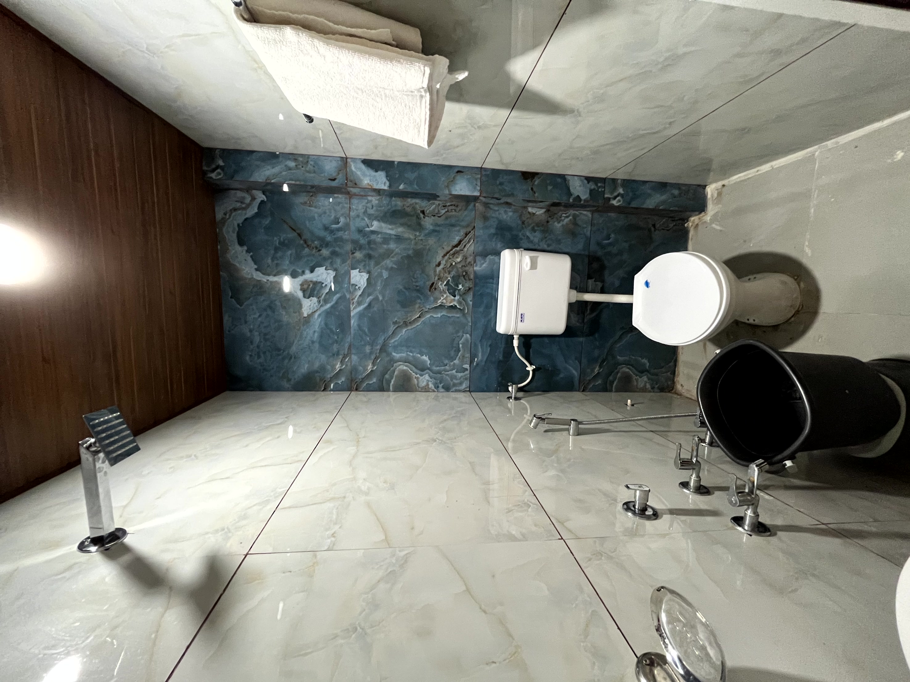 Hotel Somnath Palace - Tap to explore photos