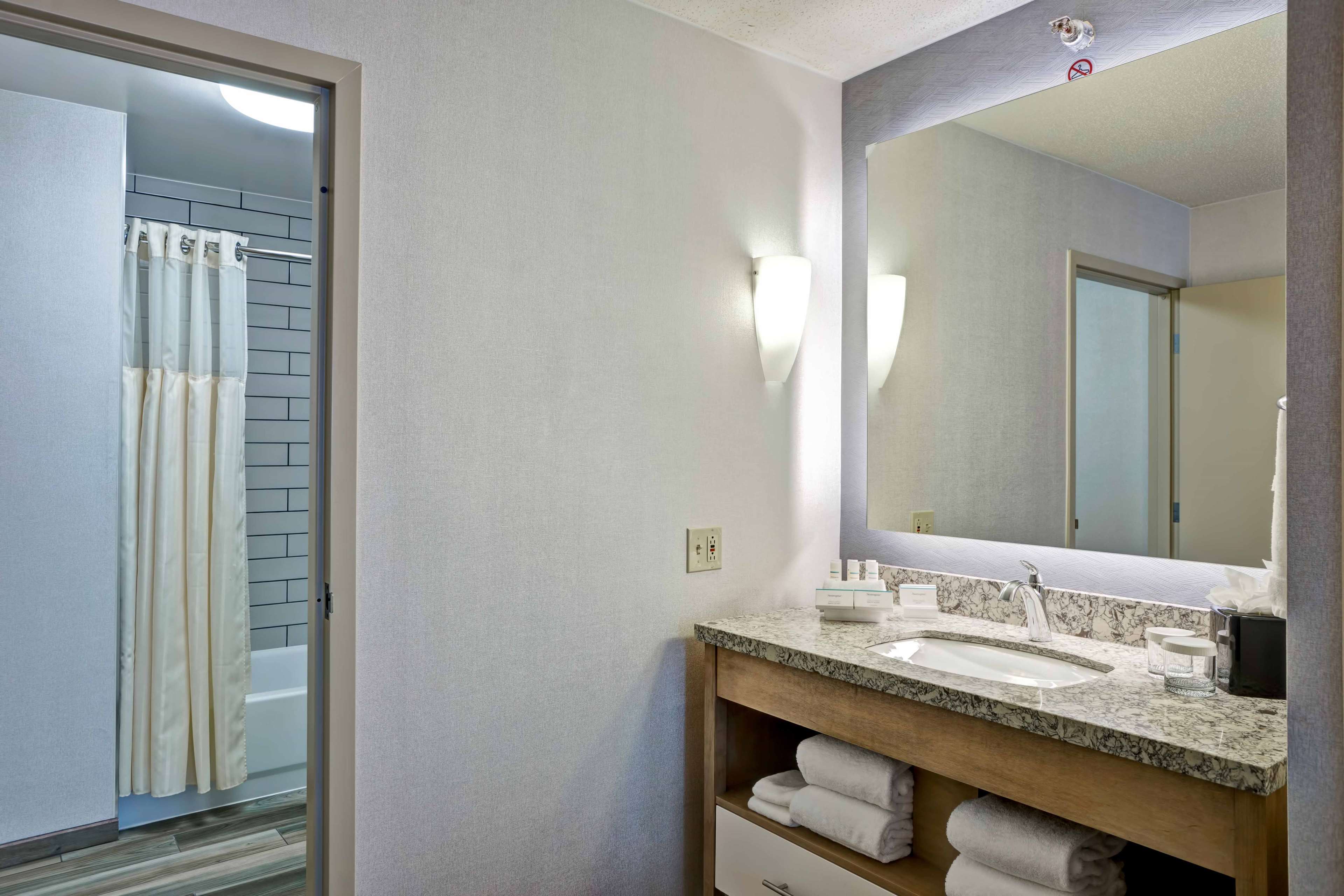 Homewood Suites by Hilton Chicago Downtown - Tap to explore photos