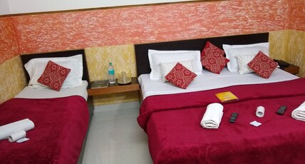 Agra Paying Guest House Room Type - Deluxe AC Room