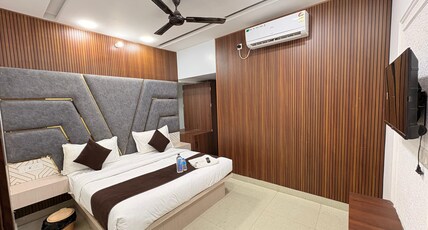 Hotel Mero Vrindavan Room Type - Deluxe Room With Private Washroonm