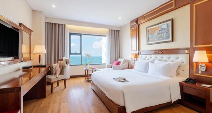 DLG Hotel Danang Room Type - Deluxe Double Room with Sea View