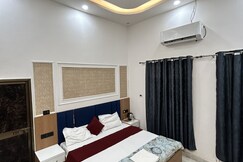 Shaanti guest house