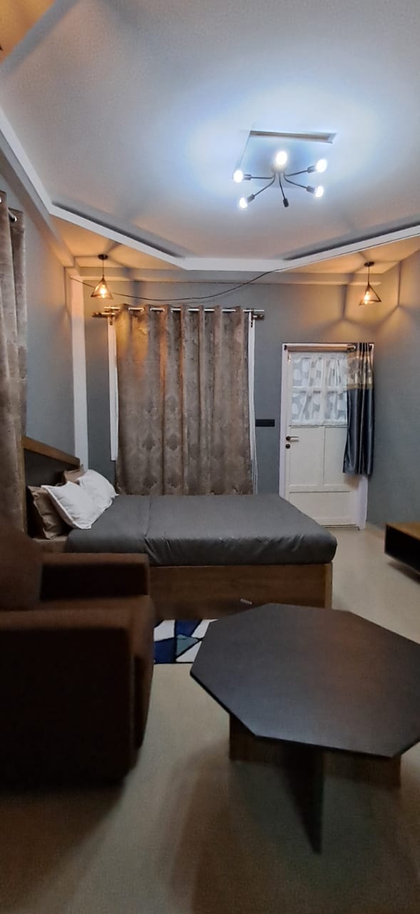 Regal Retreat Homestay - Tap to explore photos