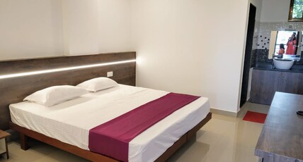 Hotel kulswamini  Room Type - DELUXE ROOM  NON AC