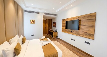 Kamay The Premium - Golf Course Ext Road & Near Artemis, Medanta Hospital Room Type - Premium Room with Working desk
