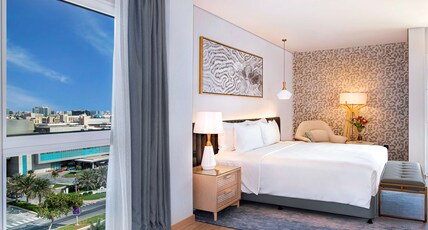 Radisson Blu Hotel & Resort, Abu Dhabi Corniche Room Type - Premium Suite - Sea View Lounge Access