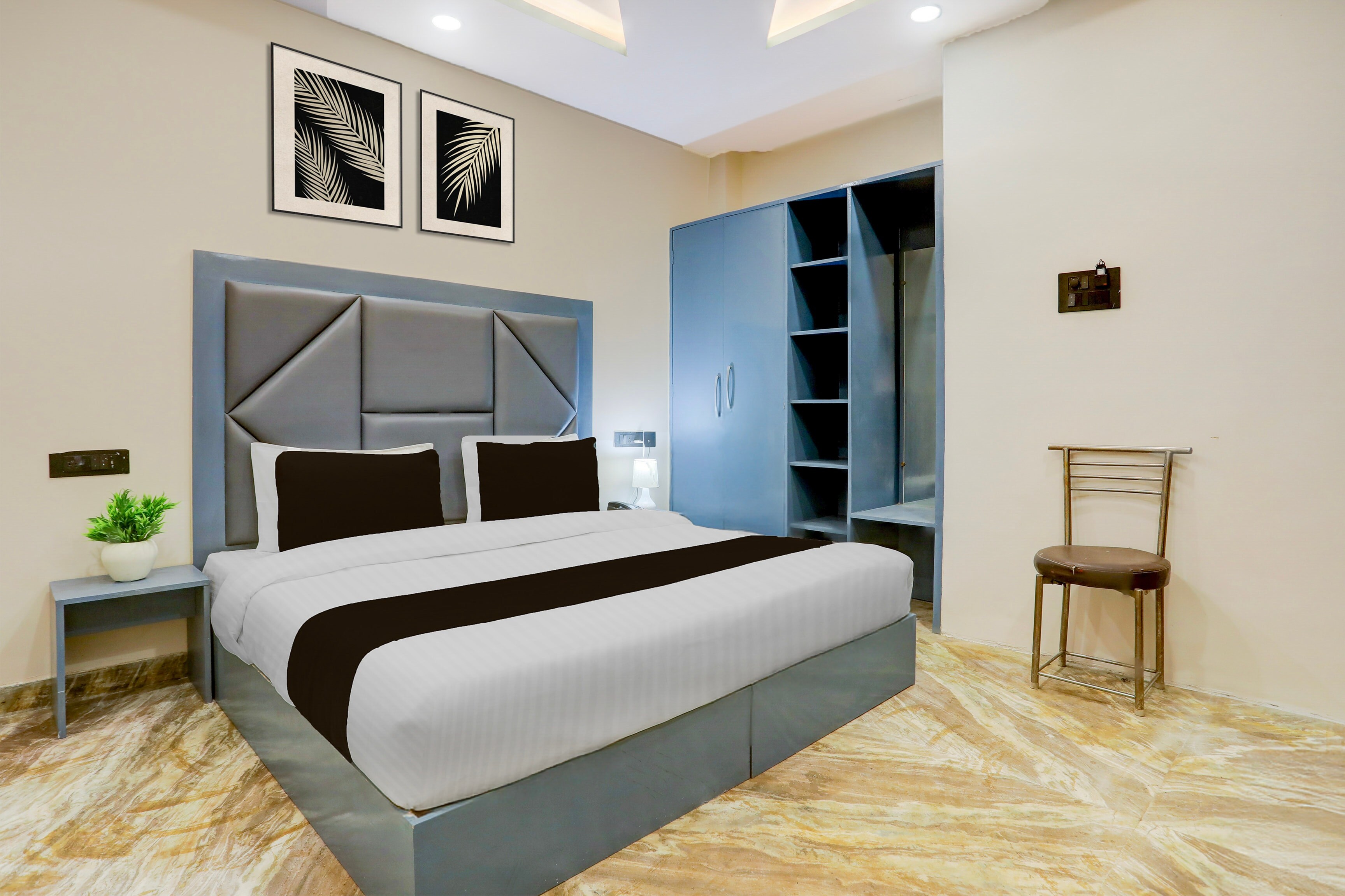 Super Townhouse ISBT Vijay Nagar Jabalpur - Tap to explore photos