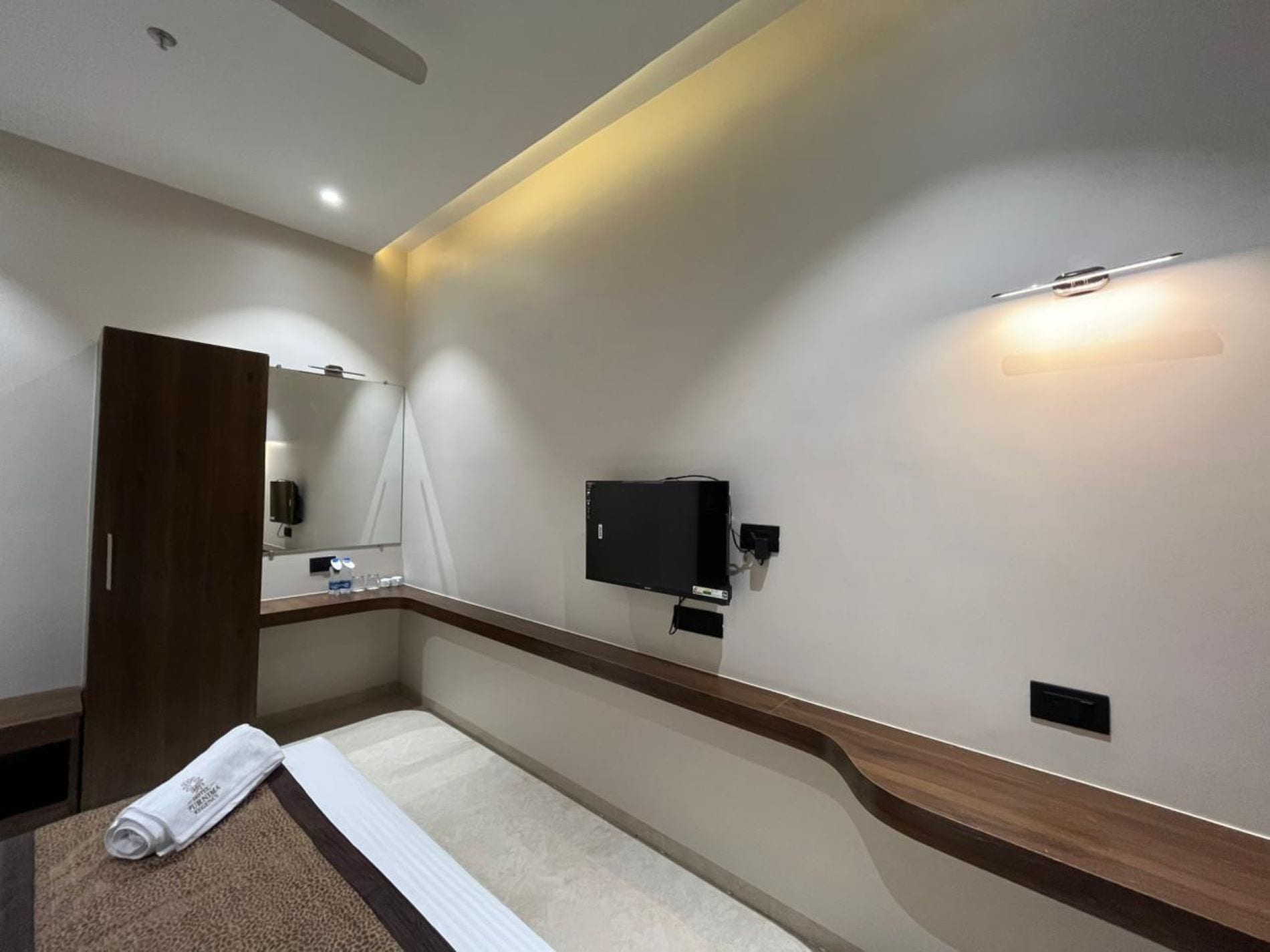 Hotel  Purnima Regency Dhule - Tap to explore photos