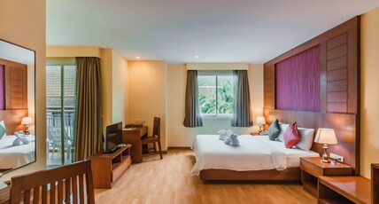 Elite Suites Patong  Room Type - Executive Suite - Pool View