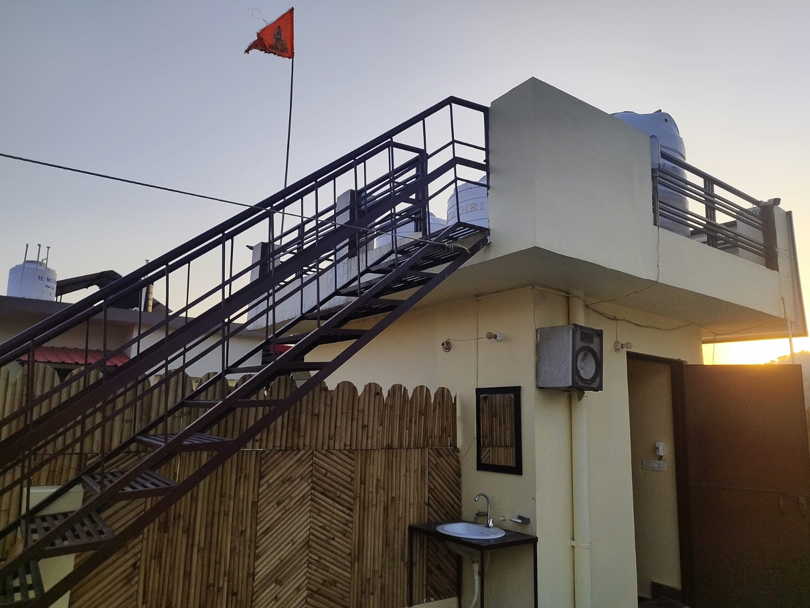 Babaji's Dorms - Near Kathgodam Railway Station - Tap to explore photos