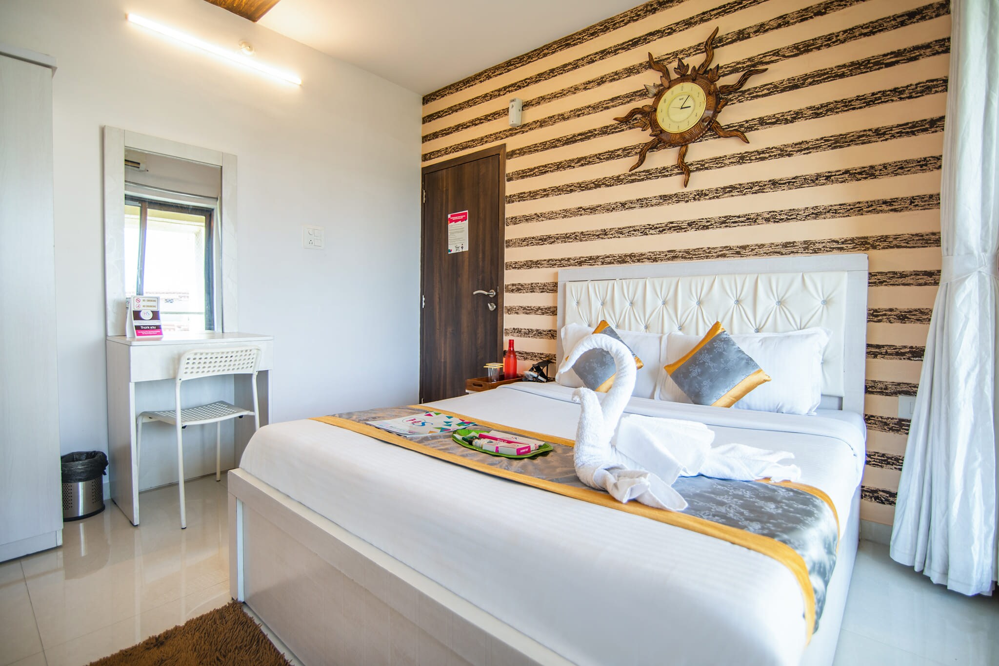 Gagal Home - Santacruz Suite - Tap to explore photos