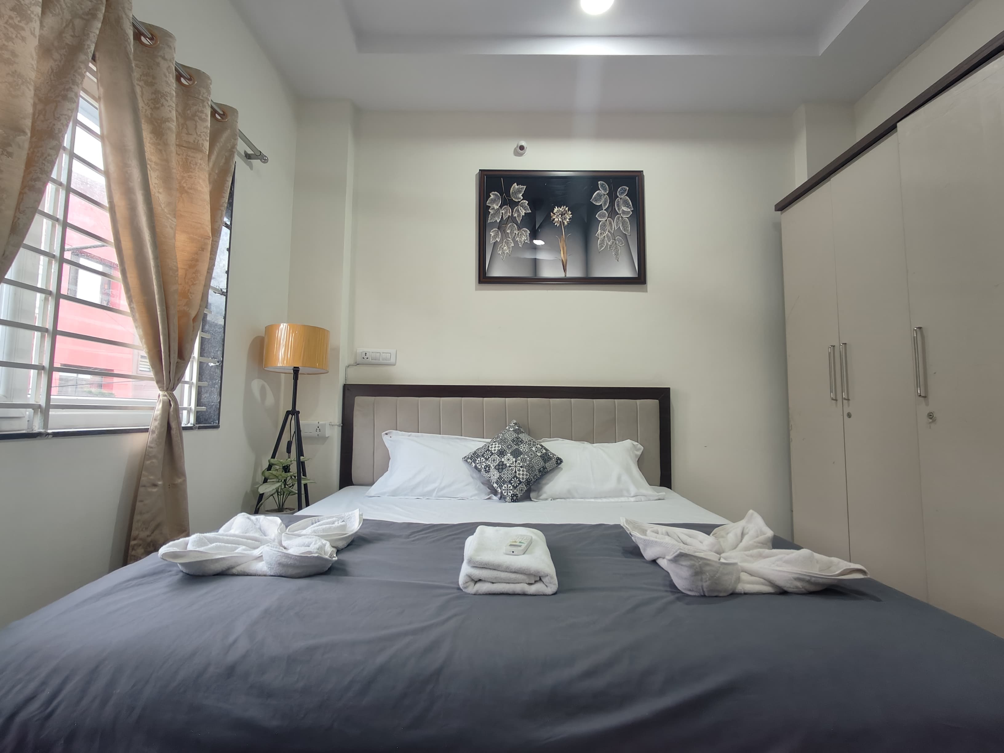 Comfy Nest Fully Furnished 1BHK - Tap to explore photos