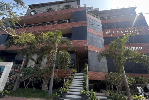 Hotel Padmawati Grand