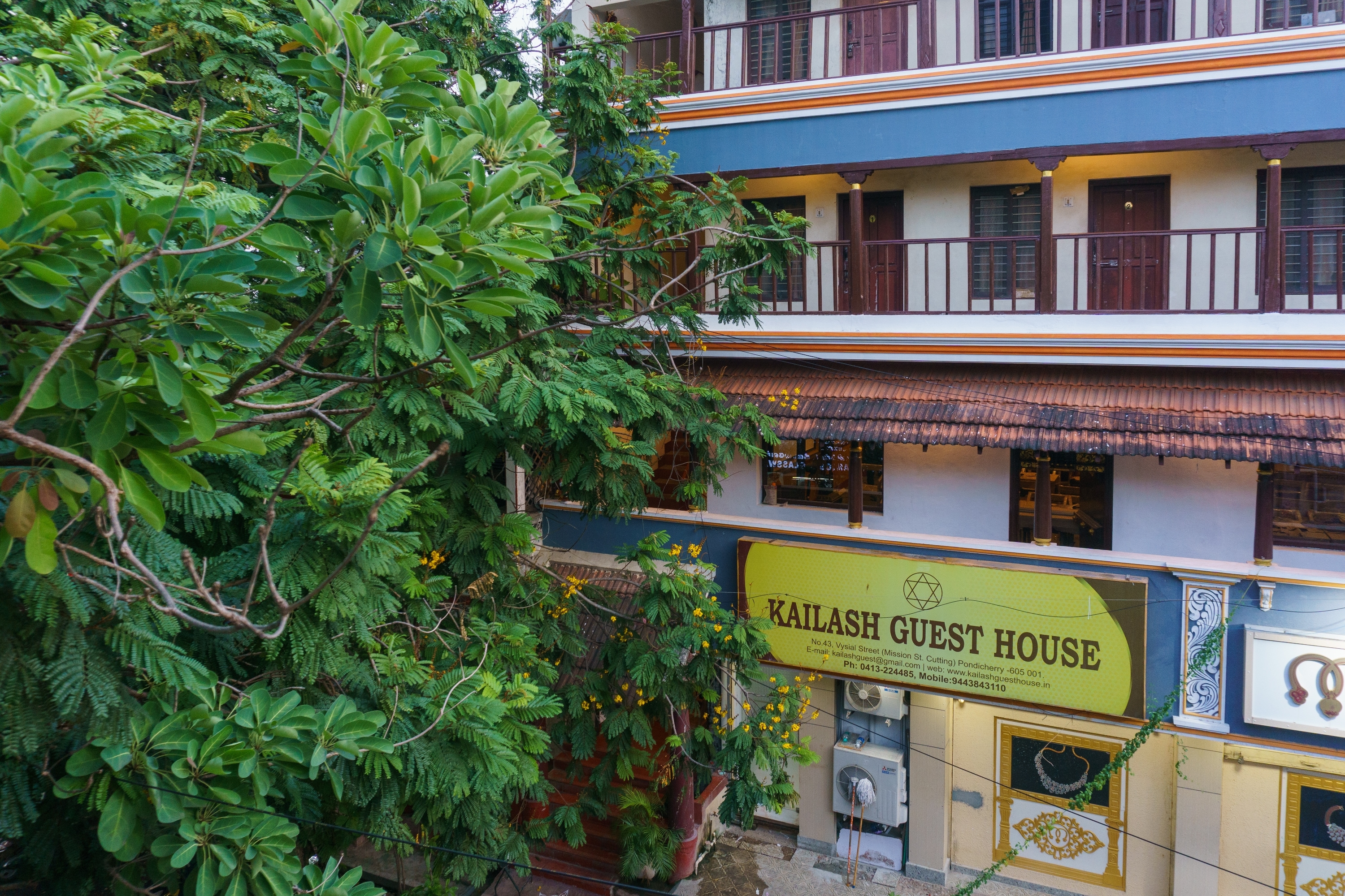 Kailash Guest House - Tap to explore photos