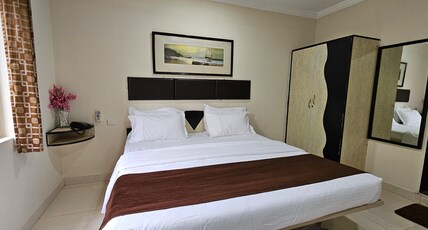 KODALI GUEST SUITES Room Type - Deluxe King Bed Room