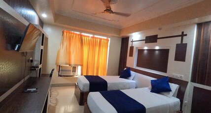 Hotel Naren Palace Room Type - Deluxe AC Room (King or Twin Bed)