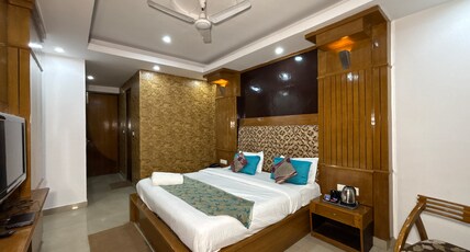 Hotel Raj Mandir Room Type - Gold Room (Hygenic Deluxe Double Bed room )