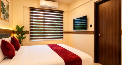 Sapphire Business Suite Room Type - Deluxe Suite Room