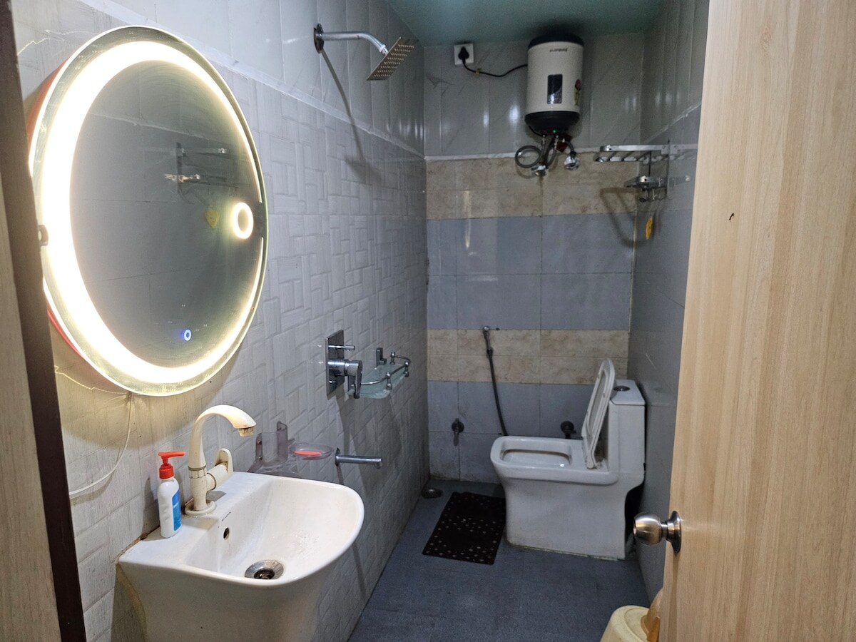 3BHK Guest House with 3 Attached Bath Family Stay - Tap to explore photos