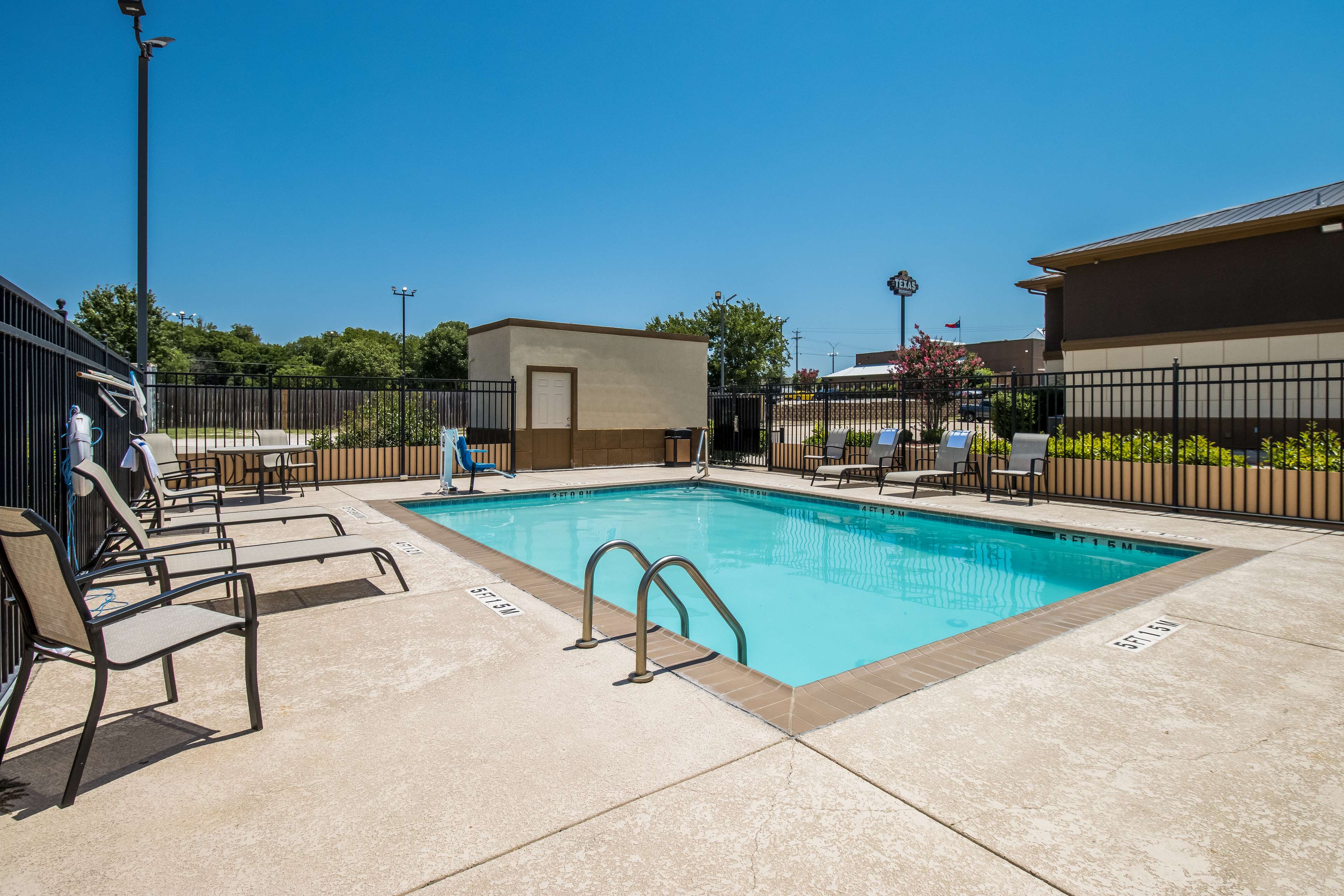 Best Western Temple Inn & Suites - Tap to explore photos