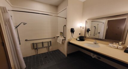 Holiday Inn Express & Suites CUERO Room Type - 1 Kng Suite Comm Mobil Access Roll Shwr
