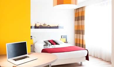 IBIS STYLES BRUSSELS STEPHANIE Room Type - Suite room with double bed and seating area with sofa bed IBIS STYLES BRUSSELS STEPHANIE Room Type - Suite room with double bed and seating area with sofa bed