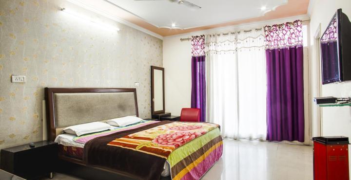 STAR VIEW HOTEL - Tap to explore photos