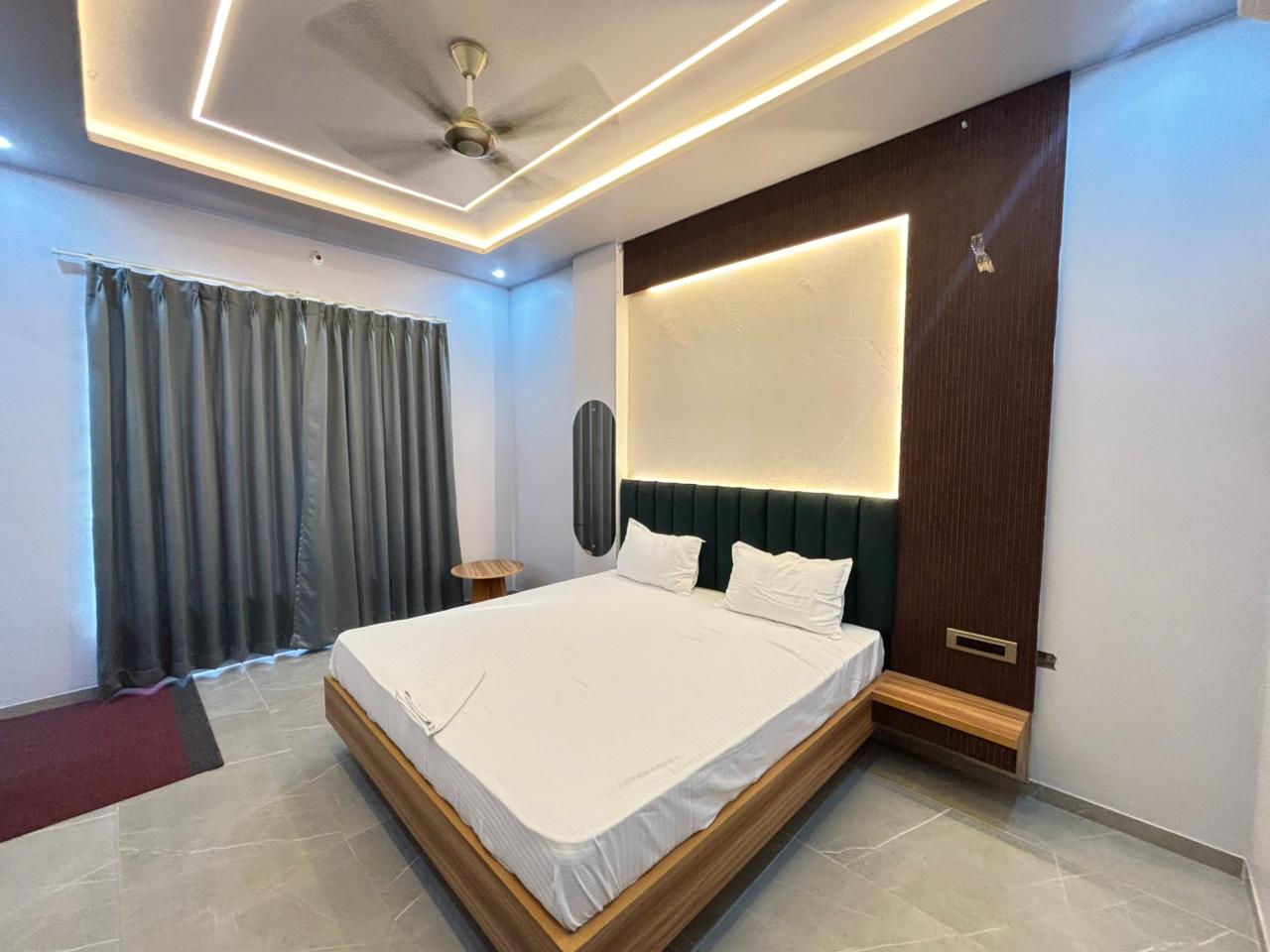 Hotel Prabhat Palace - Tap to explore photos