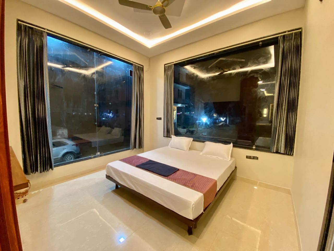 Hotel Vasudev- Near Toran Gate - Tap to explore photos