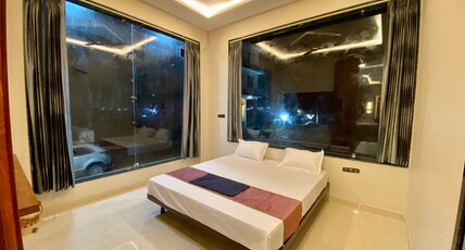 Hotel Vasudev- Near Toran Gate Room Type - Deluxe AC