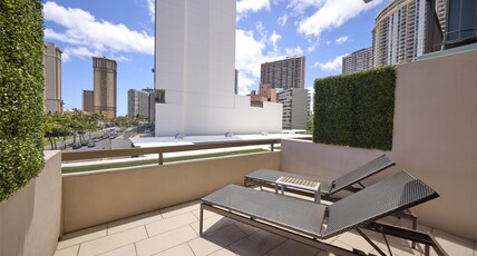 DoubleTree by Hilton Hotel Alana - Waikiki Beach Room Type - CITY VIEW 1 KING LNG LANAI